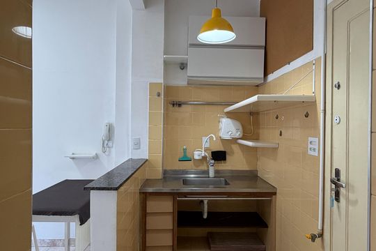 Cozinha de apartamento para alugar com 1 quarto, 40m² em Embaré, Santos