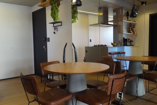 Sala de apartamento para alugar com 1 quarto, 65m² em Barra da Tijuca, Rio de Janeiro