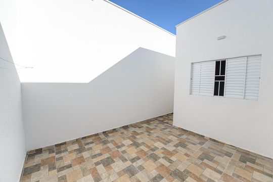 Quintal de casa para alugar com 2 quartos, 100m² em Piracangaguá, Taubaté