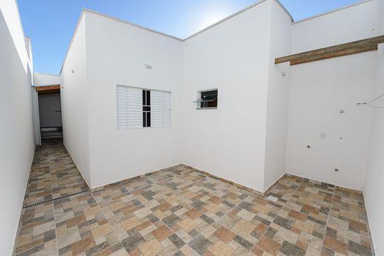 Quintal de casa para alugar com 2 quartos, 100m² em Piracangaguá, Taubaté
