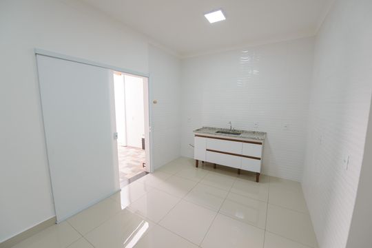 Cozinha de casa para alugar com 2 quartos, 100m² em Piracangaguá, Taubaté