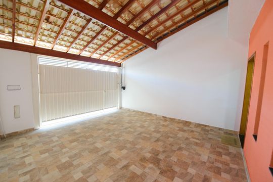 Garagem de casa para alugar com 2 quartos, 100m² em Piracangaguá, Taubaté