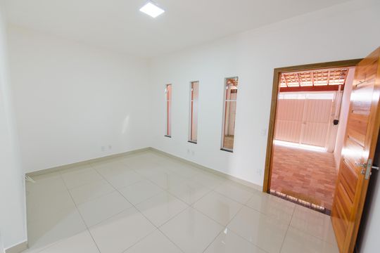 Casa para alugar com 2 quartos, 100m² em Piracangaguá, Taubaté