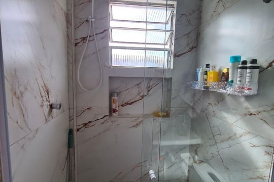 Banheiro de apartamento à venda com 2 quartos, 63m² em Jardim Cocaia, Guarulhos