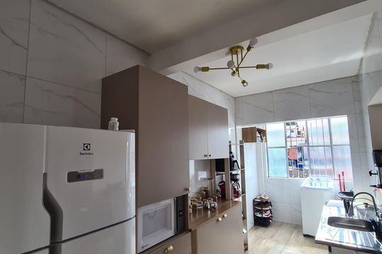 Cozinha de apartamento à venda com 2 quartos, 63m² em Jardim Cocaia, Guarulhos