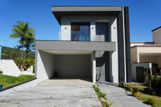 Casa de Condomínio à venda com 4 quartos, 300m² em Suru, Barueri