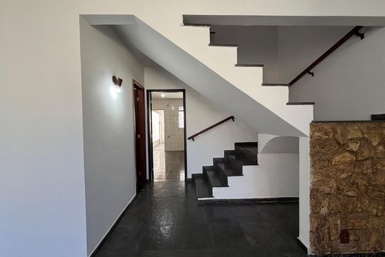 Sala de casa para alugar com 3 quartos, 209m² em Taquara, Rio de Janeiro