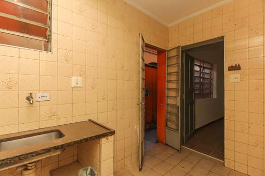 Cozinha de casa para alugar com 3 quartos, 70m² em Jardim Guairaca, São Paulo