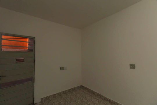 Quarto 3 de casa para alugar com 3 quartos, 70m² em Jardim Guairaca, São Paulo