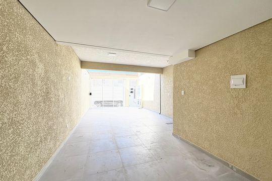 Garagem de casa de condomínio para alugar com 2 quartos, 80m² em Jardim Mangalot, São Paulo