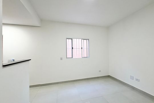Sala de casa de condomínio para alugar com 2 quartos, 80m² em Jardim Mangalot, São Paulo