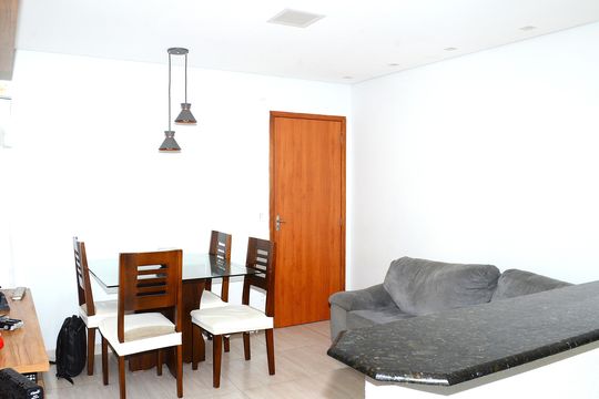 Sala de apartamento à venda com 2 quartos, 47m² em Pousada Santo Antonio, Belo Horizonte