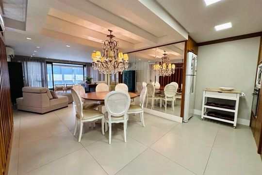 Sala de apartamento à venda com 3 quartos, 166m² em Centro, Canoas