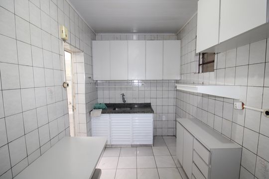 Cozinha de casa para alugar com 1 quarto, 100m² em Vila Prado, São Paulo