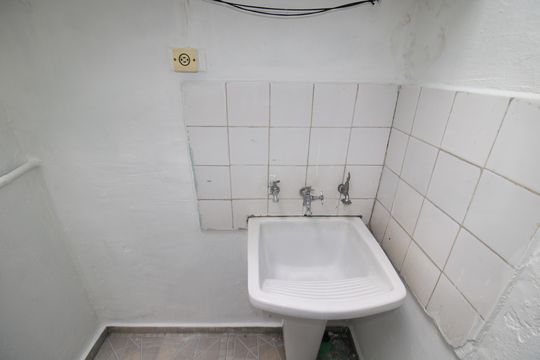 Área de Serviço de casa para alugar com 1 quarto, 100m² em Vila Prado, São Paulo