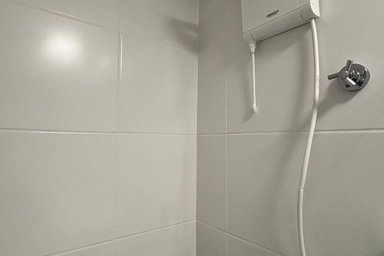 Banheiro da Suíte de apartamento para alugar com 1 quarto, 25m² em Vila Nova Conceição, São Paulo