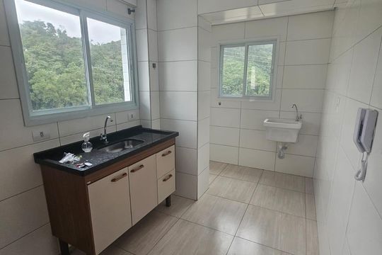 Cozinha de apartamento para alugar com 1 quarto, 50m² em Centro, Praia Grande