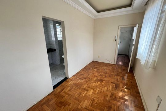 Sala de apartamento para alugar com 3 quartos, 85m² em Floresta, Belo Horizonte