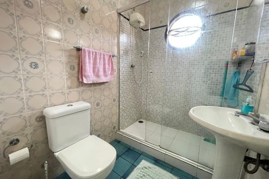 Banheiro 1 de casa à venda com 3 quartos, 264m² em Vila Gomes, São Paulo