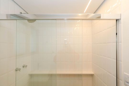 Banheiro de apartamento à venda com 2 quartos, 80m² em Vila Mariana, São Paulo