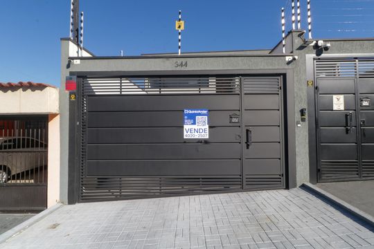 Fachada de casa à venda com 3 quartos, 130m² em Vila Curuçá, Santo André