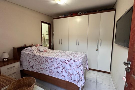 Casa à venda com 3 quartos, 125m² em Jardim Ubirajara, São Paulo