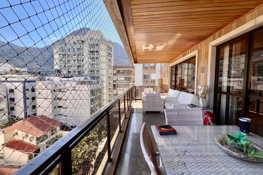 Vista  de apartamento à venda com 3 quartos, 280m² em Lagoa, Rio de Janeiro