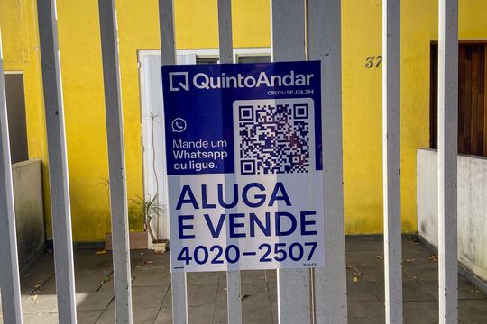 Fachada de casa para alugar com 1 quarto, 40m² em Brooklin, São Paulo