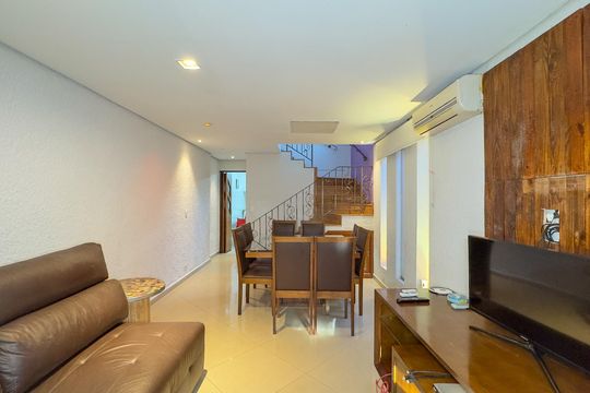 Casa para alugar com 2 quartos, 150m² em Jardim Caravelas, São Paulo