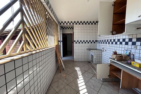 Casa à venda com 5 quartos, 360m² em Serrano, Belo Horizonte