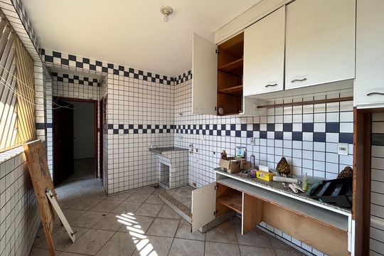 Casa à venda com 5 quartos, 360m² em Serrano, Belo Horizonte