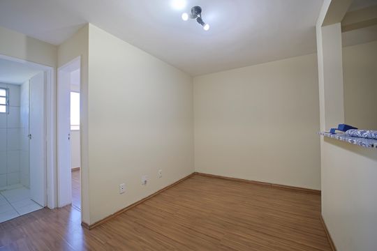 Sala de apartamento à venda com 2 quartos, 47m² em Jardim Santa Teresinha, São Paulo