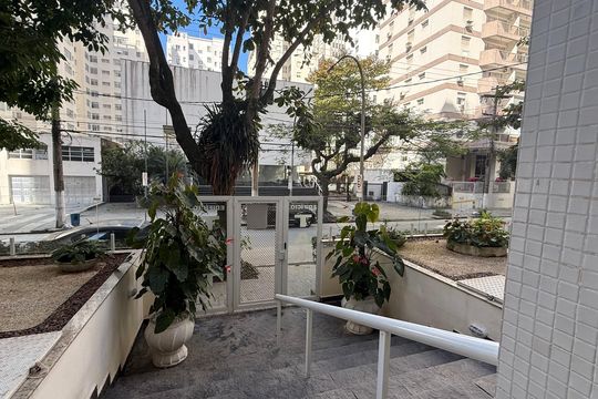 Fachada de apartamento para alugar com 3 quartos, 85m² em Centro, Guarujá