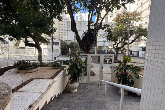 Fachada de apartamento para alugar com 3 quartos, 85m² em Centro, Guarujá