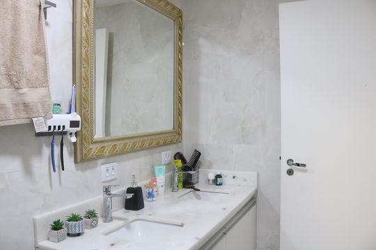 Banheiro 1 de apartamento à venda com 2 quartos, 69m² em Pompeia, São Paulo