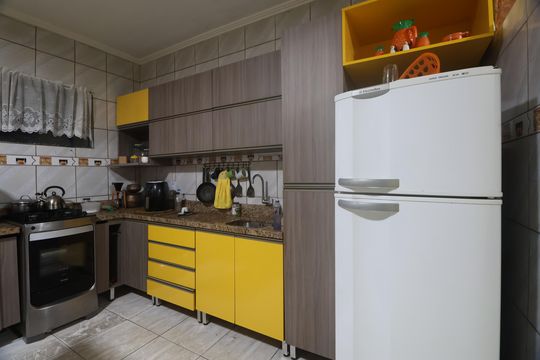 Cozinha  de apartamento à venda com 2 quartos, 47m² em Niterói, Canoas