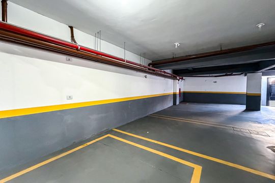 Garagem de apartamento à venda com 1 quarto, 98m² em Vila Libanesa, São Paulo