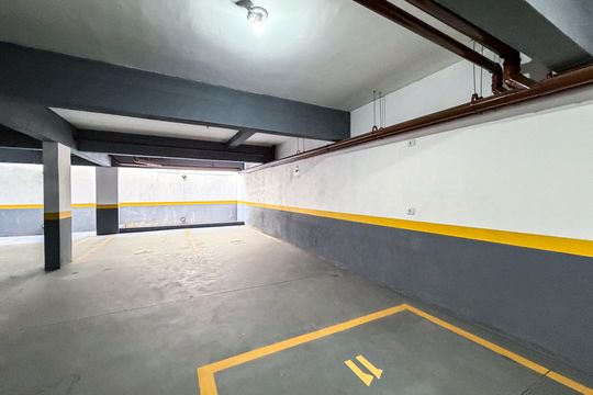 Garagem de apartamento à venda com 1 quarto, 98m² em Vila Libanesa, São Paulo