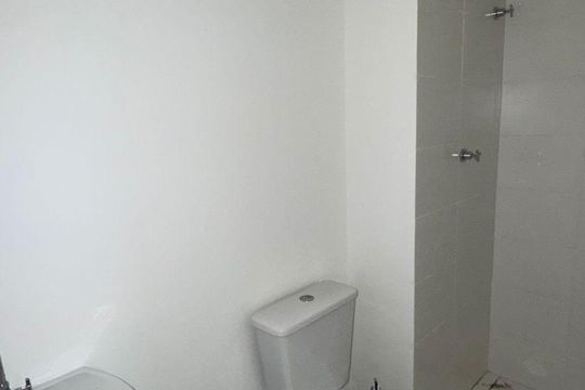 Banheiro de apartamento à venda com 1 quarto, 27m² em Morumbi, São Paulo