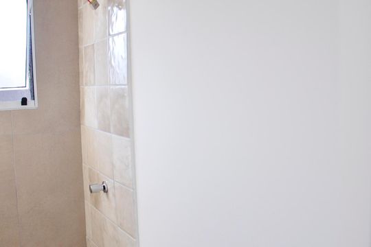 Detalhe - Banheiro Social de apartamento para alugar com 1 quarto, 28m² em Vila Zat, São Paulo