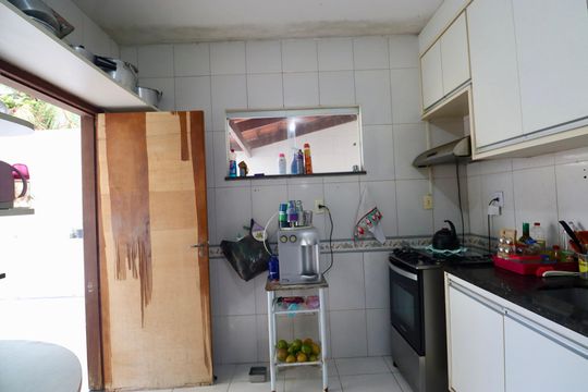 Cozinha de casa de condomínio para alugar com 4 quartos, 225m² em Jardim Placaford, Salvador