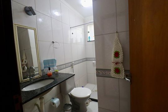Banheiro Social de casa de condomínio para alugar com 4 quartos, 225m² em Jardim Placaford, Salvador
