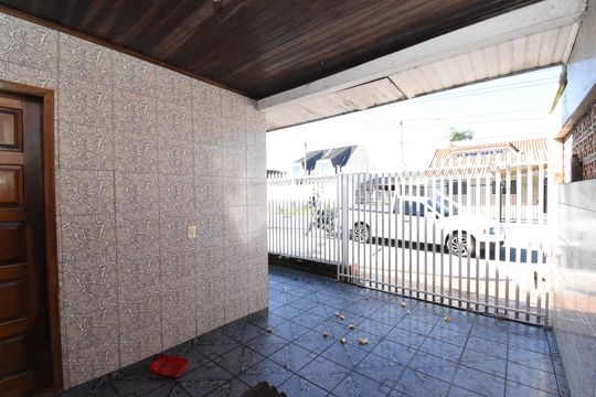 Área externa de casa à venda com 3 quartos, 94m² em Tatuquara, Curitiba