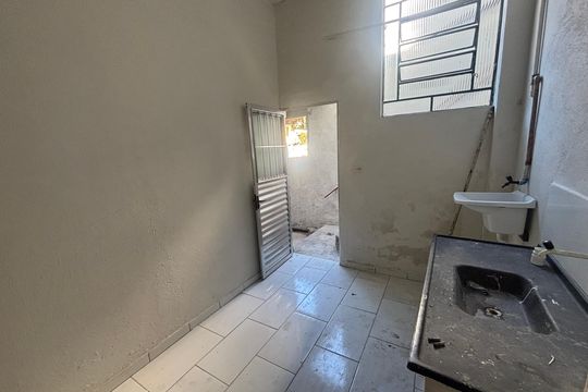 Cozinha de casa para alugar com 1 quarto, 40m² em Santa Luzia, Ribeirão Pires