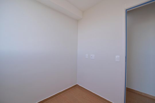 Quarto 1 de apartamento para alugar com 2 quartos, 40m² em Vila Campanela, São Paulo