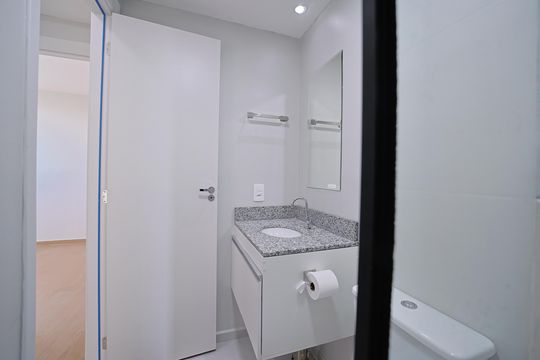 Banheiro de apartamento para alugar com 2 quartos, 40m² em Vila Campanela, São Paulo