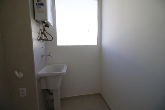 Área de Serviço de apartamento para alugar com 2 quartos, 46m² em Barra Olímpica, Rio de Janeiro