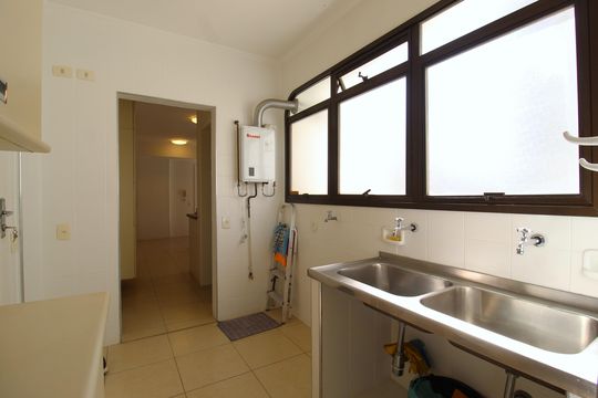 Área de Serviço de apartamento para alugar com 3 quartos, 210m² em Itaim Bibi, São Paulo
