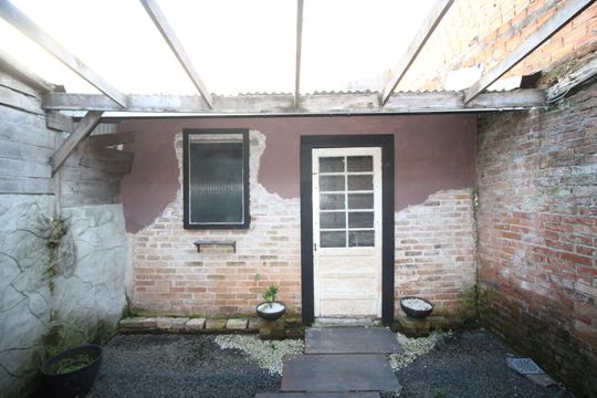 Quintal de apartamento à venda com 2 quartos, 190m² em Floresta, Porto Alegre