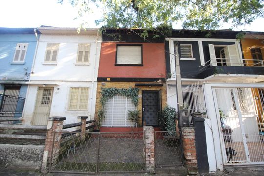 Fachada de apartamento à venda com 2 quartos, 190m² em Floresta, Porto Alegre